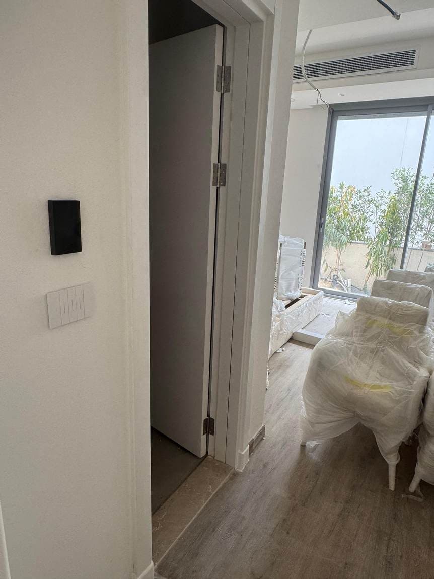 In-wall speaker and keypad, Marassi villa